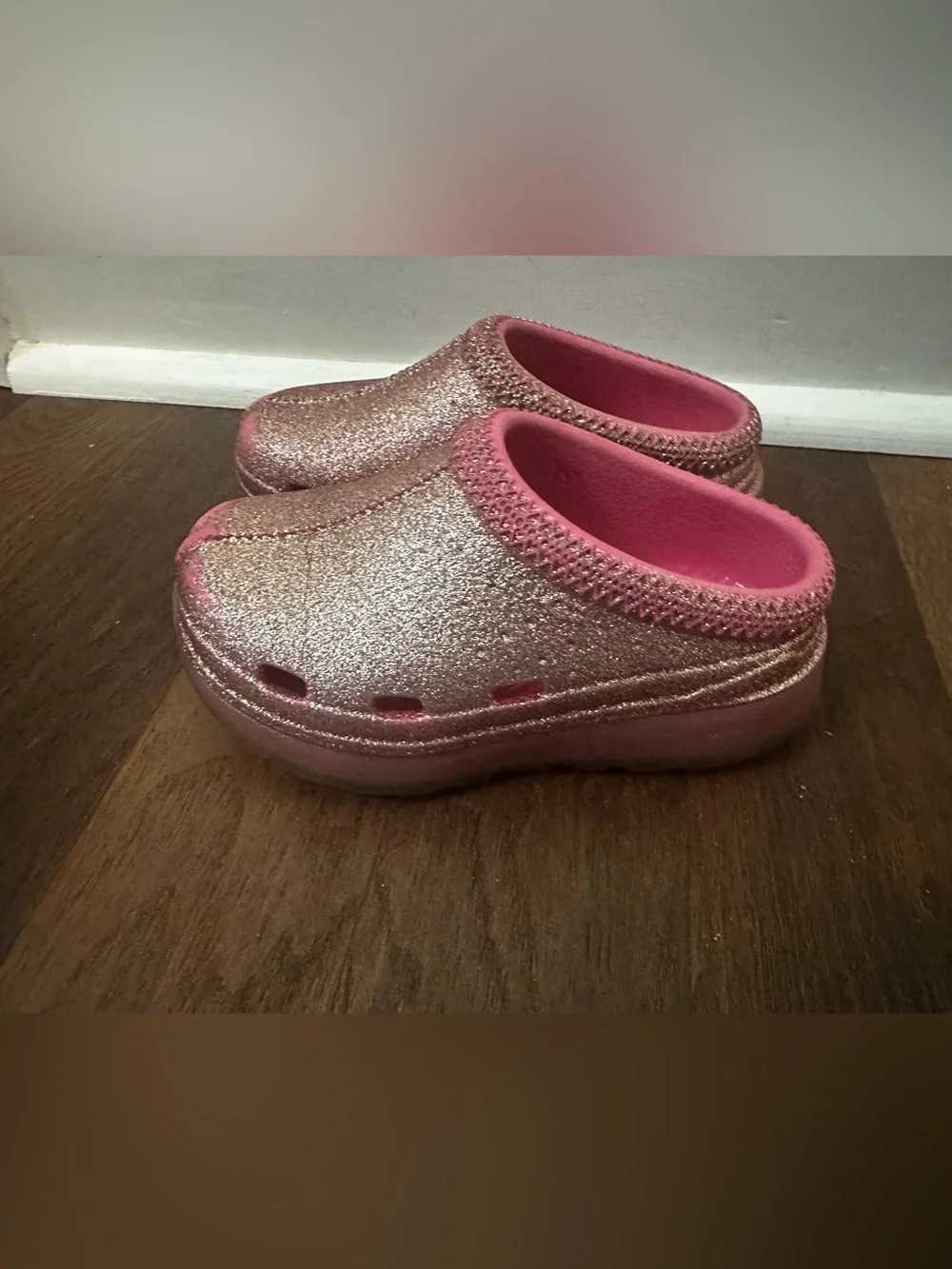 UGG Girls Tasman Pink Glitter Slip-On Clogs in Pink Size 9